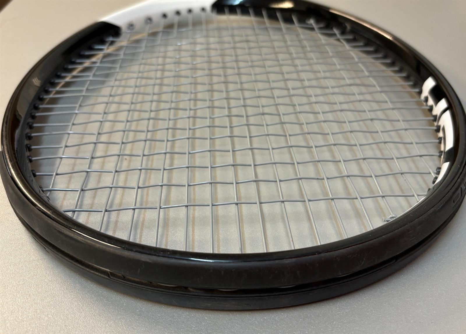 Head Speed Team 700 Tennisschläger (gebraucht) besaitet schwarz-weiß