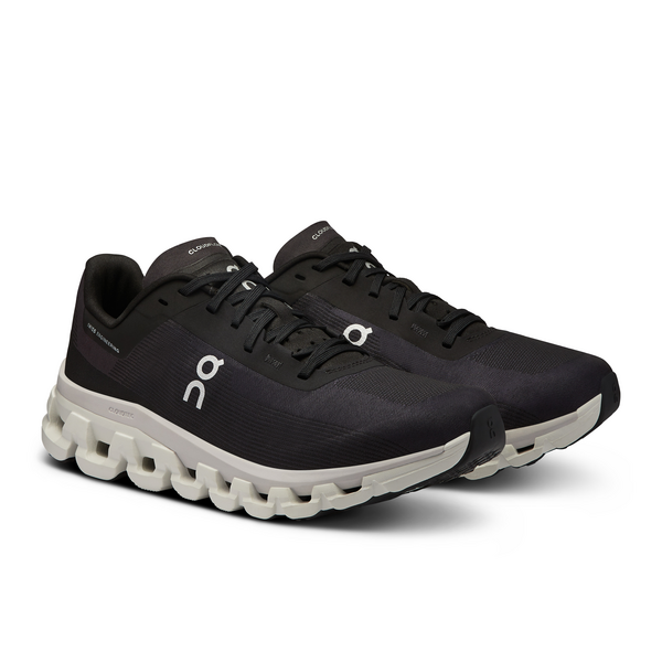 ON Damen Cloudflow 4 Laufschuh schwarz-weiß