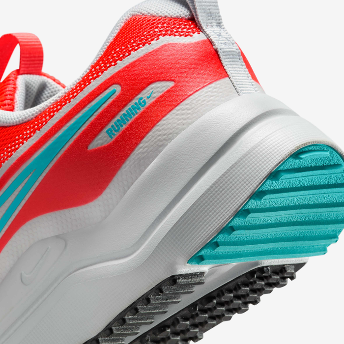 Nike Kinder Cosmic Runner Trainingsschuh/ Laufschuh neon- coral, weiß, türkis